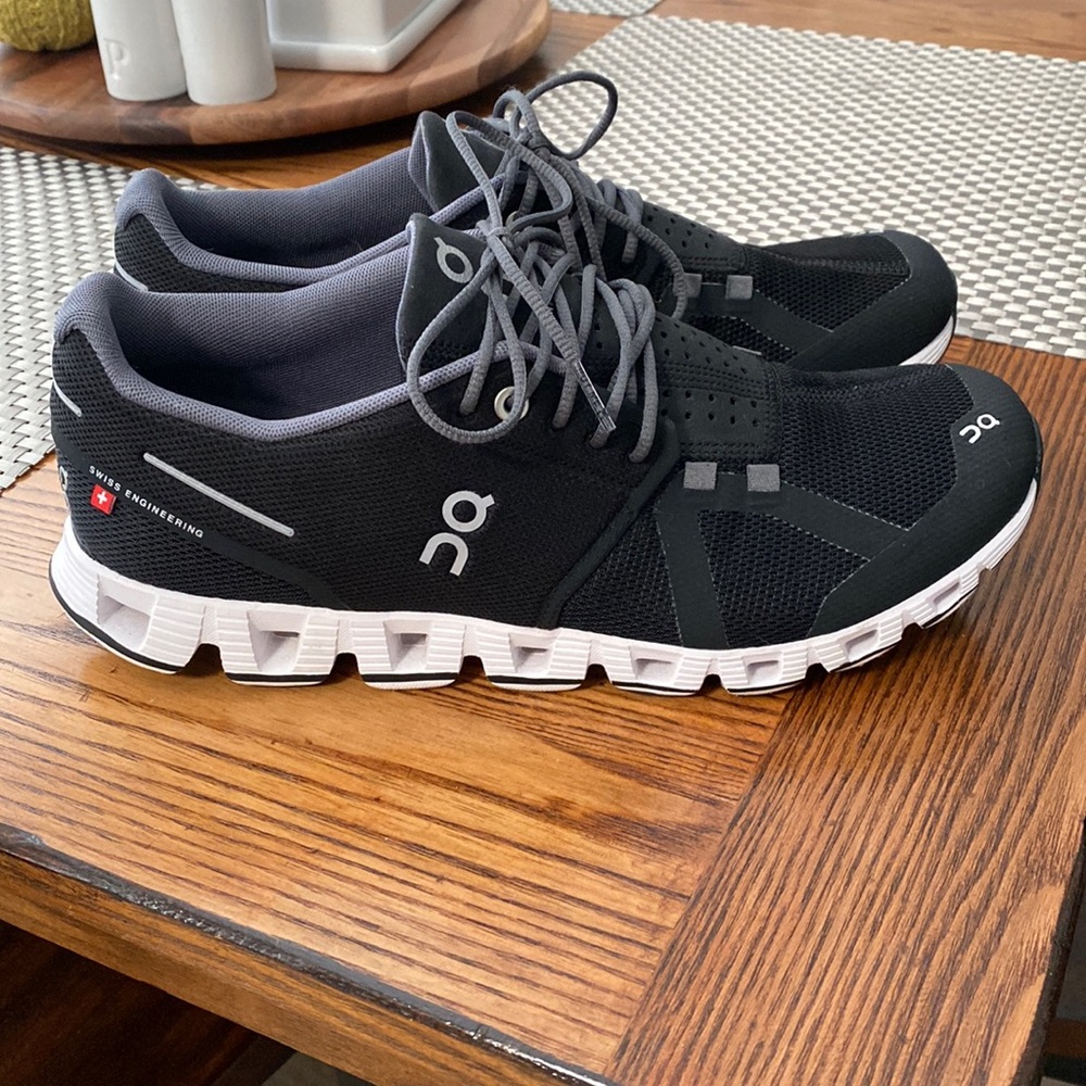 Women’s Cloud 5 Lightweight Running Shoes - Size 10